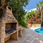Windmill Villa Polis
